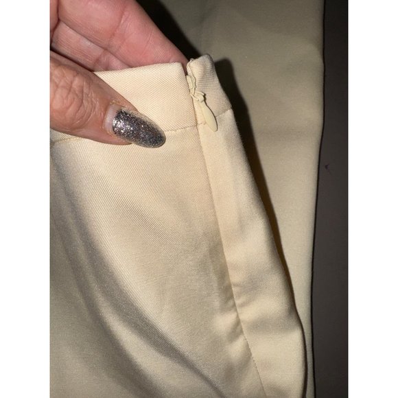 Tommy Bahama new yellow, pleated women’s size 2 100% silk - Picture 3 of 9